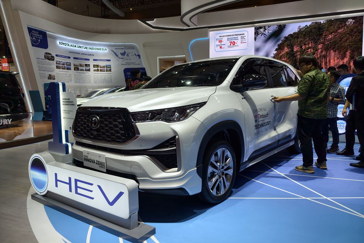 Innova Reborn diesel, Innova Zenix, Toyota Tak Khawatir Innova Zenix dan Reborn Diesel Rebutan Pasar