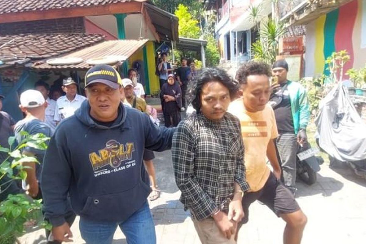 Weleri, Kendal, pembunuhan, pembunuhan odgj di weleri, pembunuhan odgj di kendal, Pengakuan Pembunuh ODGJ di Kendal, Sengaja Bawa Pisau dan Berkeliling Weleri karena Kesal, Kronologi Aksi Penusukan ODGJ di Weleri, Tersangka Sempat Kabur ke Yogyakarta dan Semarang, Tersangka Ungkap Motif Penusukan karena Kesal, Ditetapkan Sebagai Tersangka, Polisi akan Periksa Kondisi Kejiwaan