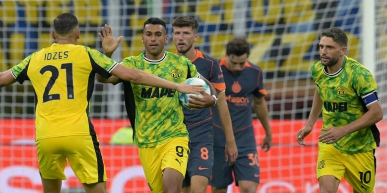 Sassuolo, AC Milan, Serie A, Liga Italia, Fabio Grosso, Jay Idzes, Strategi Kunci Jay Idzes Redam Christian Pulisic di Laga Lawan AC Milan