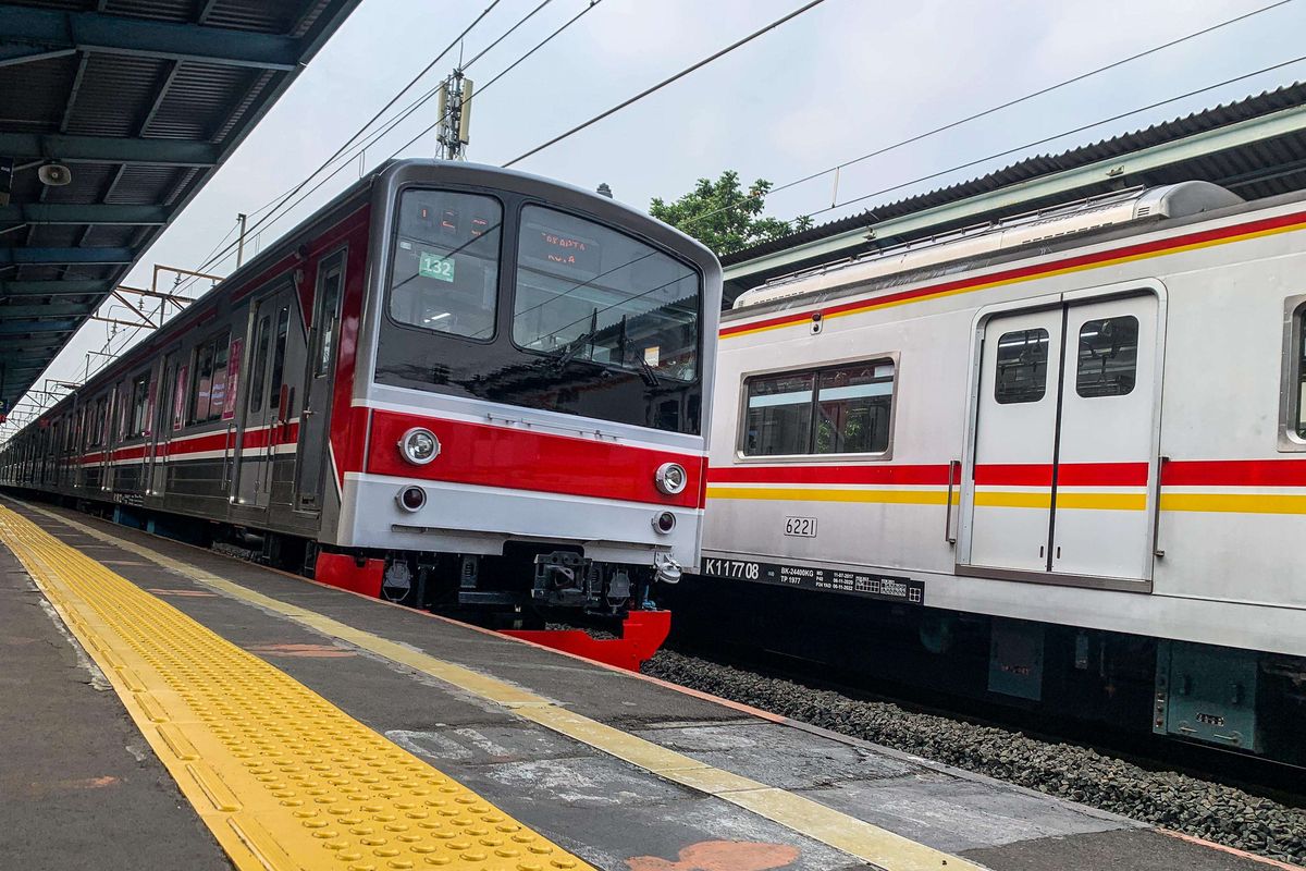 Jadwal KRL Manggarai-Cikarang, Jadwal KRL Manggarai-Cikarang Juni 2025, jadwal krl manggarai-cikarang 2025, Jadwal KRL Manggarai-Cikarang juni 2025, Jadwal KRL Manggarai-Cikarang Juni 2025, Termalam Pukul 00.15 WIB