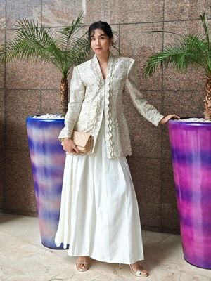 Ranggaz dan Angie, Enzy Storia, Gaya 9 Seleb Hadiri Pernikahan Ranggaz dan Angie di Jakarta, BCL Elegan dengan Kerah Cheongsam, 1. Bunga Citra Lestari (BCL), 2. Enzy Storia, 3. Mahalini dan Rizky Febian, 4. Alika Islamadina, 5. Omar Daniel, 6. Aaliyah Massaid, 7. Deva Mahenra, 8. Mikha Tambayong, 9. Alyssa Daguise dan Al Ghazali