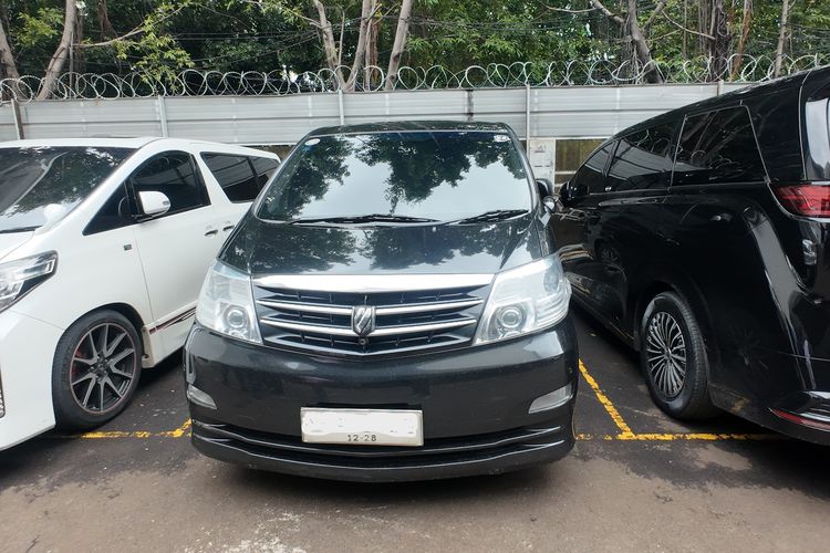generasi pertama, mobil bekas, Toyota Alphard Gen 1: MPV Mewah Bekas Masih Menggoda