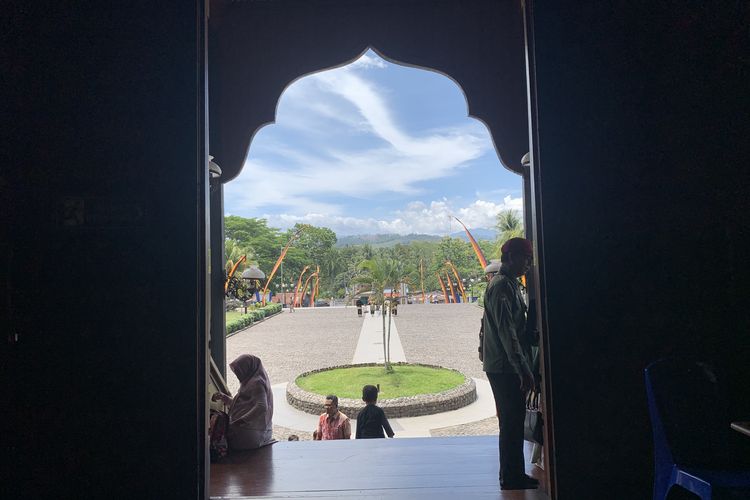 istano basa pagaruyung sejarah, harga tiket masuk istano basa pagaruyung, kapan istano basa pagaruyung terbakar, kapan istano basa pagaruyung didirikan, sejarah istano basa pagaruyung, Sejarah Istano Basa Pagaruyung, Jejak Sejarah Budaya Minangkabau