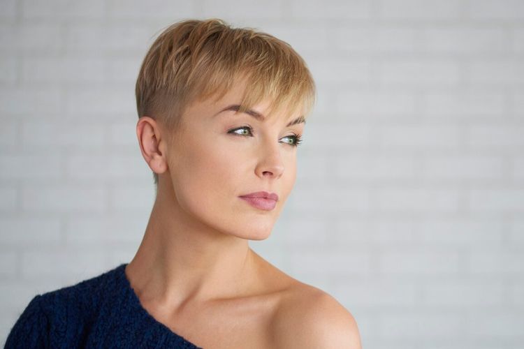 Classic Bob, 40 Model Rambut Pendek Wanita: Bob, Pixie, Shaggy hingga Wolf Cut, Model Rambut Pendek Wanita dengan Potongan Bob, Model Rambut Pendek Wanita dengan Potongan Pixie, Model Rambut Pendek Wanita dengan Gaya Shaggy, Model Rambut Pendek Wanita Wolf Cut dan Turunannya, Model Rambut Pendek Wanita dengan Poni, Model Rambut Pendek Wanita Sesuai Tekstur Rambut, Model Rambut Pendek Wanita Modern dan Kekinian, Model Rambut Pendek Wanita untuk Tampilan Elegan, Tips Memilih Model Rambut Pendek Sesuai Bentuk Wajah, Perawatan Rambut Pendek agar Tetap Rapi dan Sehat