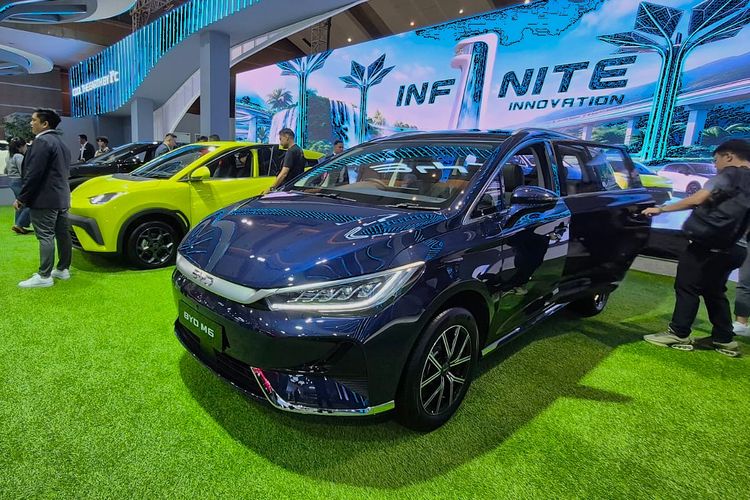 mobil listrik, Atto 3 Advanced Plus, IIMS 2026, panoramic sunroof, Dominasi Pasar EV, BYD Perluas Line-up Selaras Ekosistem