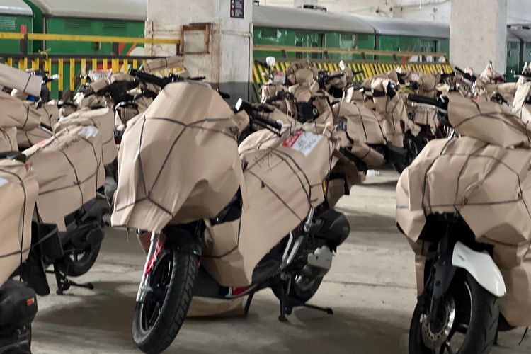 KAI Logistik, sepeda motor, Kirim Motor Pakai Kereta, Ini Daftar Tarif Lengkapnya, Jakarta - Bandung, Jakarta - Cirebon, Jakarta - Yogyakarta, Jakarta - Semarang, Jakarta - Surabaya, Jakarta - Malang