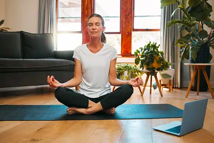 stres, meditasi, mengurangi stres, mengatasi stres, teknik meditasi, cara mengurangi stres, meditasi pagi hari, teknik meditasi untuk meredakan stres, meditasi pagi, 5 Teknik Meditasi Pagi untuk Mengatasi Stres, Sudah Coba?, 1. Gratitude meditation, 2. Body scan meditation, 3. Visualization meditation, 4. Loving-kindness meditation, 5. Mindfulness meditation