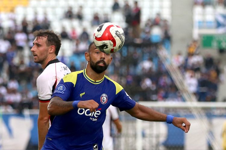 Persik, Arema FC, Stadion Gelora Joko Samudro, Derbi Jatim Pindah ke Gresik, Persik vs Arema FC Hadir dengan Cerita Baru