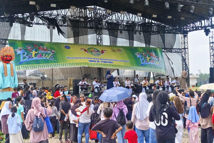 Lebaran Betawi, Lebaran Betawi 2025, Karnaval Budaya Sarendo-Rendo, budaya Betawi, lebaran betawi 2025, Karnaval Budaya Sarendo-Rendo Meriahkan Lebaran Betawi 2025
