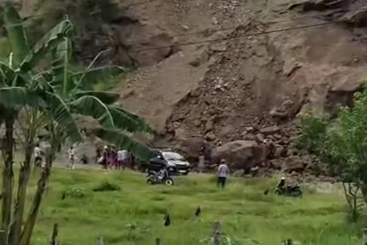 Waspada Banjir dan Longsor, Ini Tips Aman Roadtrip Saat Libur Nataru