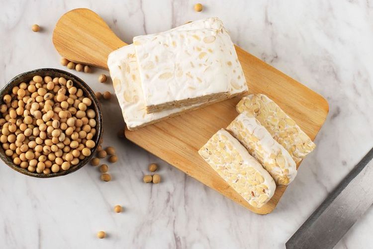 makanan fermentasi, makanan fermentasi penambah imun, makanan sehat musim hujan, makanan tradisional fermentasi, 9 Makanan Fermentasi untuk Jaga Imun saat Kemarau Basah, 2. Yogurt, 3. Buttermilk, 4. Krim Asam (Sour Cream), 5. Kefir, 6. Tempe, 7. Tapai Singkong, 8. Peuyeum