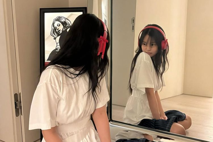 Jennie BLACKPINK, Jennie, Jennie Ruby Jane, Outfit Jennie BLACKPINK, baju jennie blackpink, busana jennie blackpink, outfit jennie, Jennie Blackpink Pamer Foto No-Makeup, Cek Detail Outfitnya