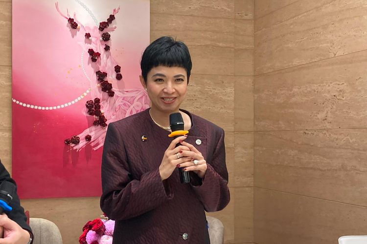 Perhiasan, frank and co, frank n co, gerai pertama frank n co, gerai Frank and co di PIM, Wajah Baru Gerai Pertama Frank &amp; co. di PIM, Elegan dan Modern, Konsep timeless seperti berlian, Seragam yang elegan, Lukisan “The True Jewels of Life”, Menampilkan beragam koleksi perhiasan