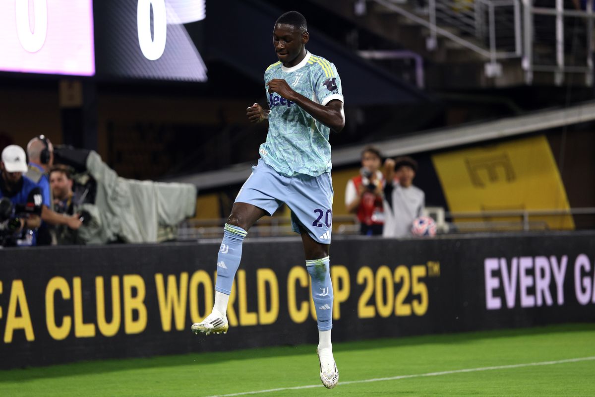 Juventus, Serie A, Ligue 1, Bursa Transfer, Liga Italia, Transfer Pemain, Paris Saint Germain, Randal Kolo Muani, Liga Prancis, Juventus Hampir Pasti Pulangkan Kolo Muani, Ini Detail Transfernya