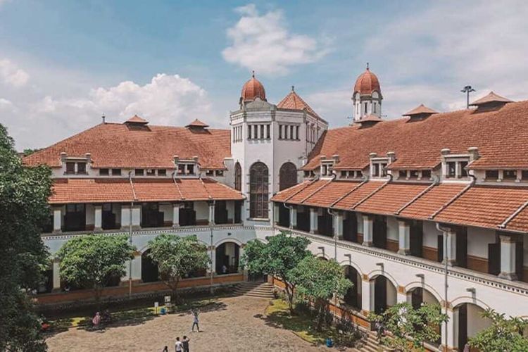 Bandara Ahmad Yani Semarang, Bandara Ahmad Yani, Bandara ahmad yani jadi internasional, Air Asia Semarang Kuala Lumpur, Air Asia Buka Rute Semarang - Kuala Lumpur PP, Terbang dari Bandara Ahmad Yani