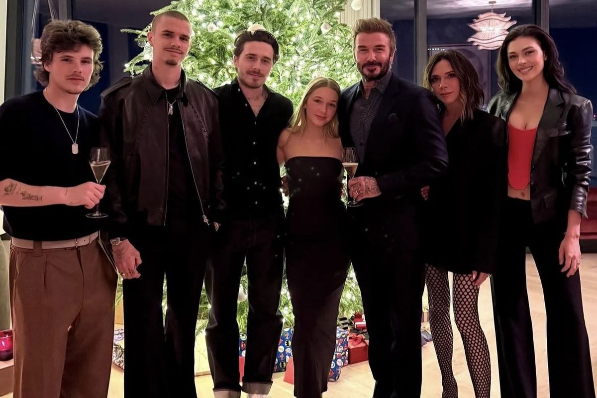 Victoria Beckham, Nicola Peltz, mertua dan menantu, hubungan menantu dan mertua, Hubungan Menantu dan Mertua, Brooklyn Beckham, bagaimana memperbaiki hubungan mertua dan menantu, menantu perempuan dan ibu mertua, cara memperbaiki hubungan menantu dan mertua, 5 Cara Memperbaiki Hubungan Menantu dan Mertua yang Renggang, 1. Hadapi masalah, bukan dihindari, 2. Bicarakan dengan jujur dan terbuka, 3. Pererat silaturahmi dengan hati yang lapang, 4. Ubah pola pikir , 5. Bersikap bijaksana dalam menyikapi perbedaan