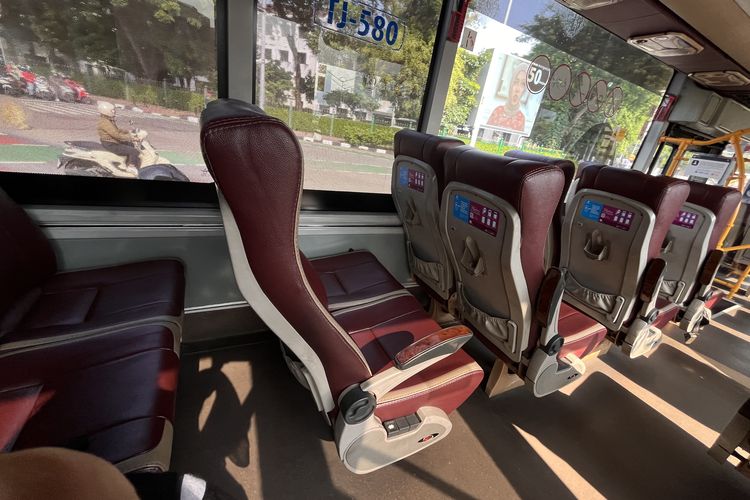 aplikasi TJ, Royaltrans, Pengalaman Naik Royaltrans Blok M-Cibubur, Kini Wajib Pesan Kursi
