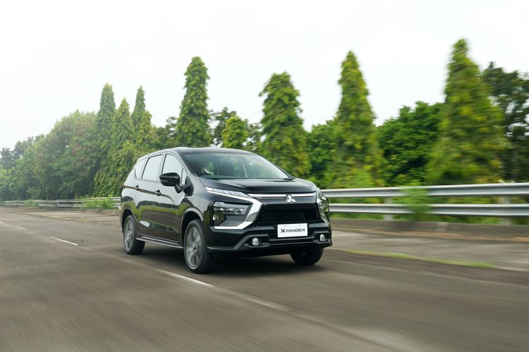 harga, Toyota Avanza, Mitsubishi Xpander, Tangki BBM, harga BBM, Harga Pertamax Naik, Biaya Isi Bensin Avanza dan Xpander Ikut Bengkak
