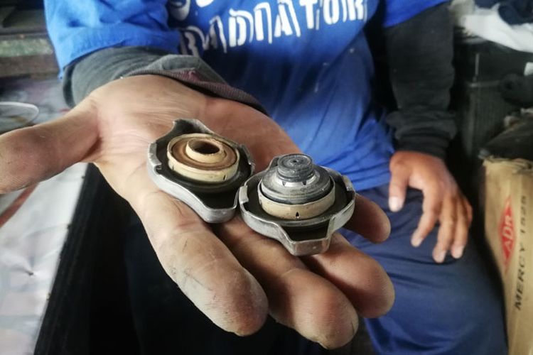 overheat, tutup radiator, mobil bekas, perbaikan mesin mahal, Cegah Overheat Mobil Bekas: Cek Tutup Radiator, Bisa Overheat, Perbaikan Mesin  Mahal, Mekanik Berpengalaman, Menghindari Kerugian