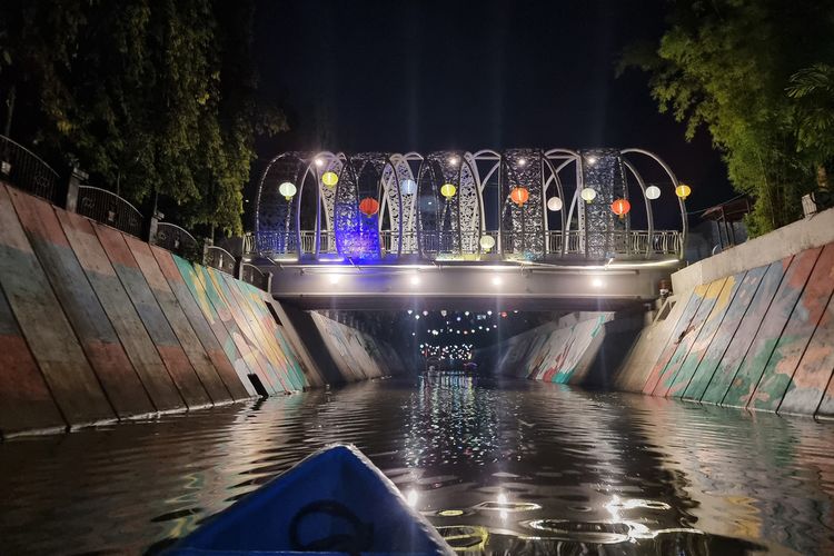 Perahu Wisata di Pasar Gede Solo Saat Imlek 2026, Berapa Tarifnya dan Sampai Kapan?