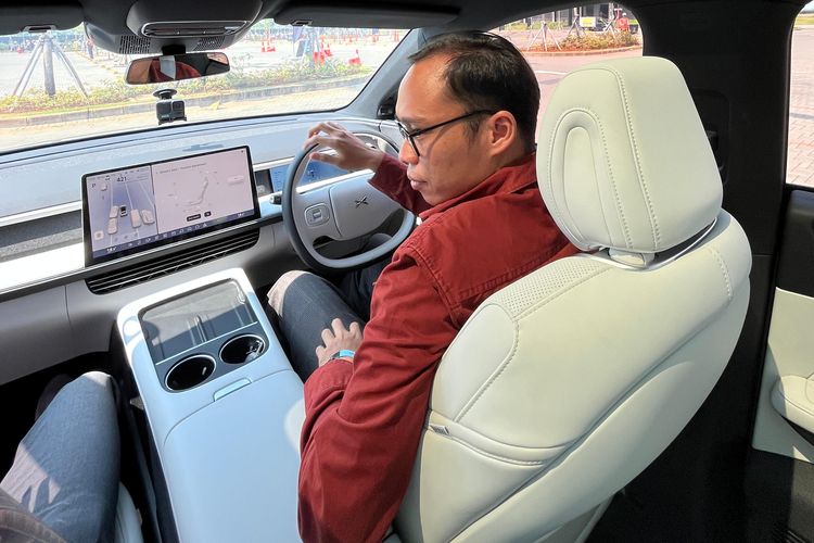 SUV listrik, Xpeng G6, desain coupe, f fitur auto parking, Pengalaman Berkendara XPeng G6: SUV Coupe yang Menggoda