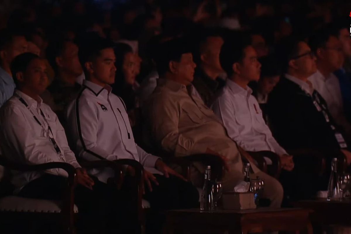 Kaesang, gajah, Kongres PSI, Prabowo, Gajah, Kongres PSI 2025, Solo, SOLO, kaesang, kongres PSI, kongres psi di solo, logo PSI, Logo PSI Gajah Kepala Merah, PSI Resmi Ganti Logo, dari Mawar ke Gajah, Simbol Kekuatan dan Solidaritas