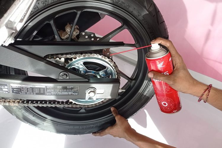 Rantai motor, perawatan, pelumas, rantai motor, menyetel rantai, Perawatan, Rantai Motor Harus Disetel Setiap Berapa Kilometer?