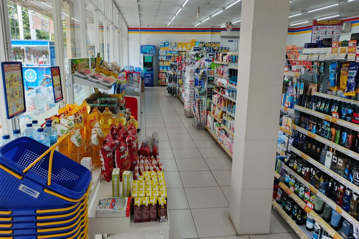 Promo 12.12, Indomaret, promo Indomaret, Promo Indomaret Hari Ini 13 Desember 2025, Minyak Goreng Turun Harga, 1. Promo 4 Hari (hingga 14 Desember), 2. Promo PWP, 3. 12.12 Double Date (hari ini terakhir), 4. Personal Care Deals (hingga 24 Desember), 5. Family Weekend Treats (hingga 14 Desember), 6. Promo 12.12 atau Serba Rp 12.000 (hingga 14 Desember), 7. Beli Banyak Lebih Hemat (hingga 24 Desember)