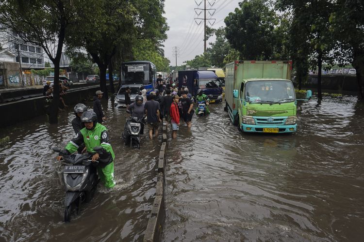 motor, banjir, kerusakan, Ini Bagian Motor yang Perlu Dibongkar Usai Kena Banjir