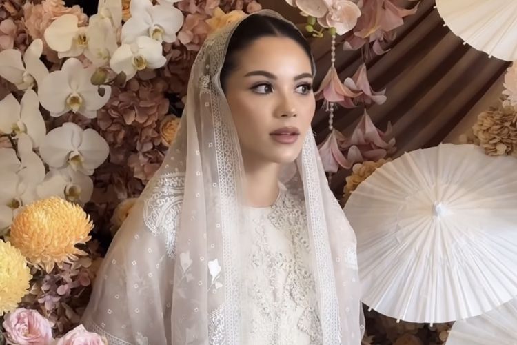Alyssa Daguise, Pernikahan Al Ghazali Alyssa Daguise, Alyssa Daguise Al Ghazali menikah, pengajian pernikahan alyssa daguise dan al ghazali, gaya alyssa daguise di pengajian pernikahannya, Gaya Elegan Alyssa Daguise Saat Pengajian Jelang Hari Pernikahan