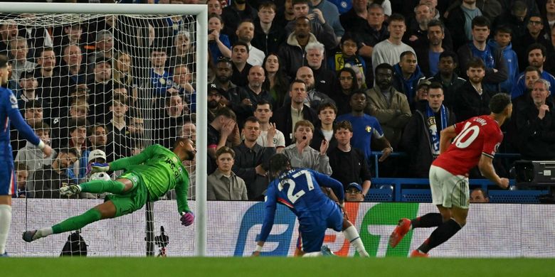 Michael Carrick, Manchester United, Premier League, Chelsea, Liam Rosenior, Man United, Brentford, Respons Michael Carrick soal Tren Pemecatan Pelatih di Liga Inggris