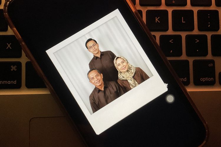 Gemini AI, prompt gemini AI, cara edit foto ai, Prompt Gemini AI foto studio, 25 Prompt Gemini AI untuk Bikin Foto Ala Studio yang Viral di Medsos, Cara Edit Foto Ala Studio Pakai Gemini AI, Prompt Gemini AI Foto Studio untuk Cowok, Prompt Gemini AI Foto Studio Cewek, Prompt Gemini AI Foto Studio Keluarga, Prompt Gemini AI Foto Studio Bareng Teman, Prompt Gemini AI Foto Studio Bareng Pacar