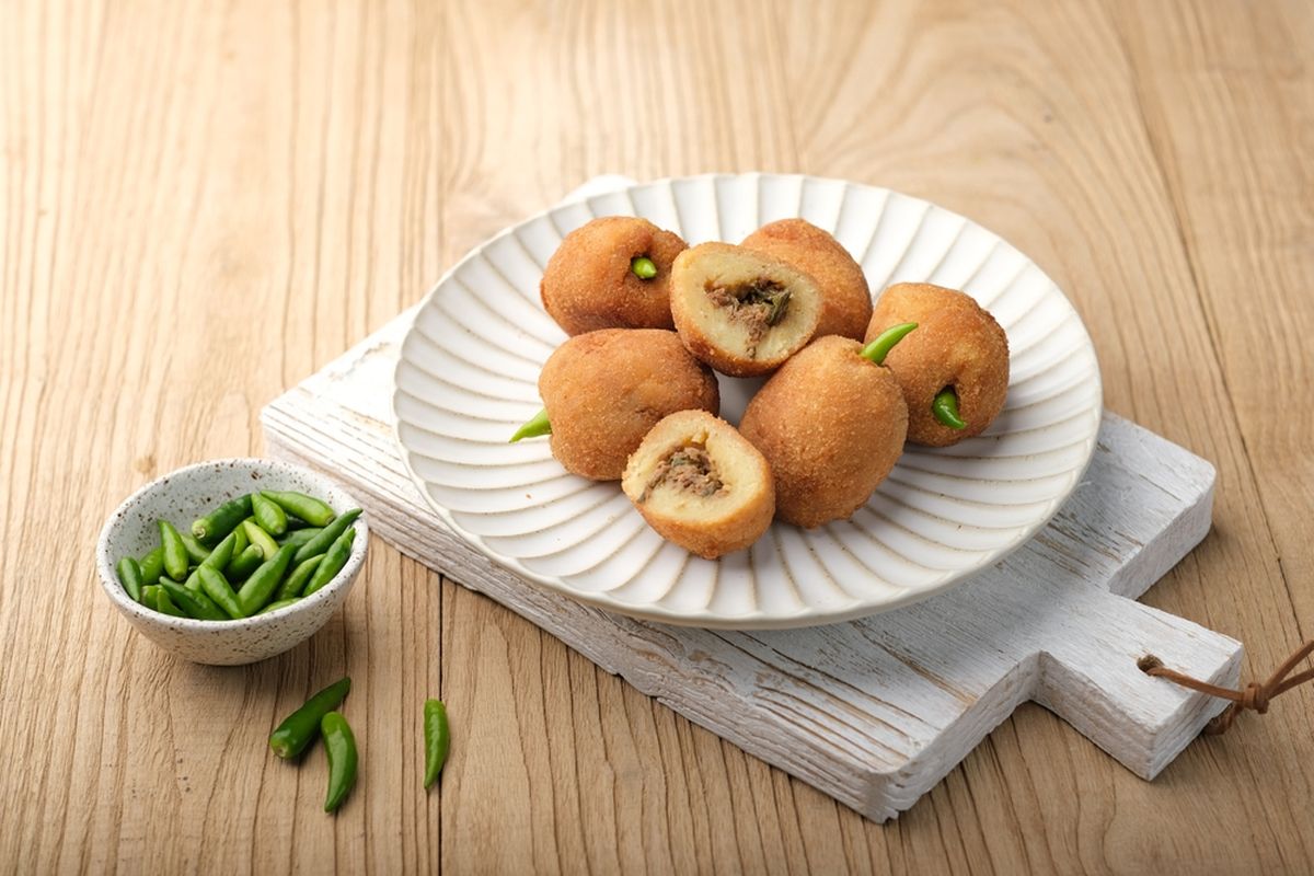 resep kroket kentang, resep kroket kentang terigu, camilan kentang goreng, kroket kentang tidak ambyar, kroket isi daging ayam, Resep Kroket Kentang dan Tips agar Tidak Ambyar Saat Digoreng