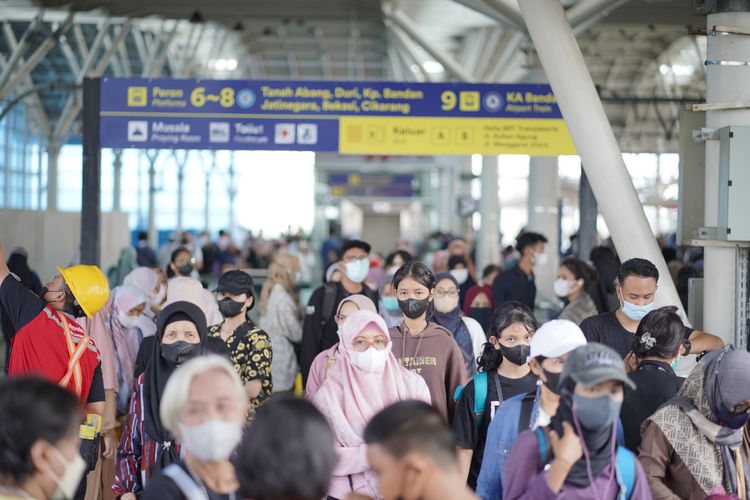 arus balik libur Idul Adha, PT KAI, Stasiun Kereta Api, Arus Balik Libur Idul Adha, Puncak Arus Balik Libur Idul Adha, 197.183 Tiket Kereta Api Ludes Terjual