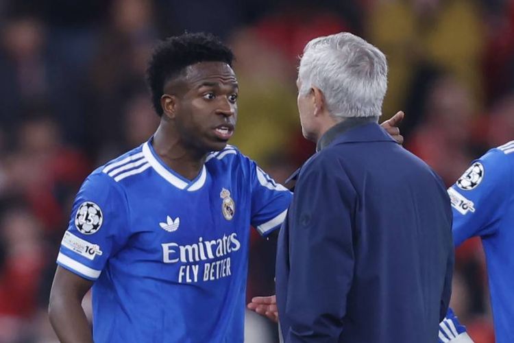 Alvaro Arbeloa, Real Madrid, Jose Mourinho, Benfica, Respons Tegas Jose Mourinho Usai Terus Dikaitkan dengan Real Madrid