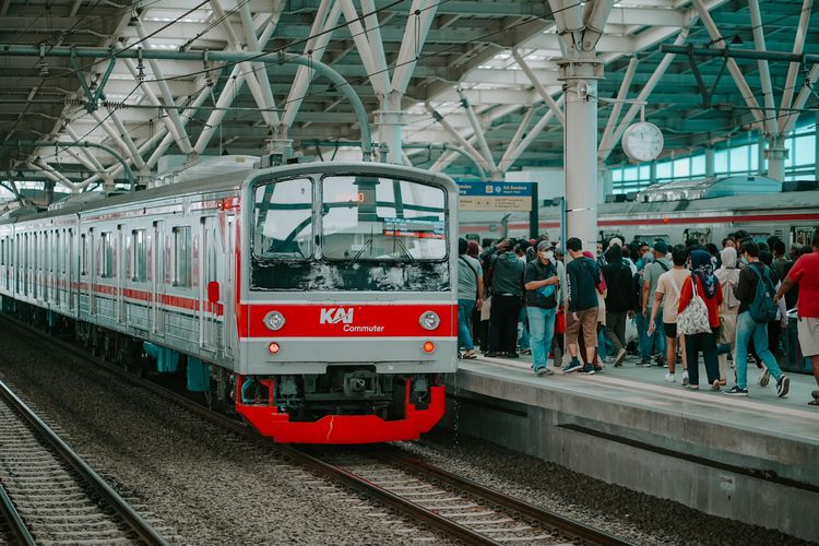 jadwal KRL, Stasiun Manggarai, Stasiun Bekasi, jadwal KRL hari ini, jadwal krl bekasi-manggarai, jadwal krl bekasi-manggarai april 2025, Jadwal KRL Bekasi–Manggarai April 2025, Lengkap dari Subuh hingga Malam