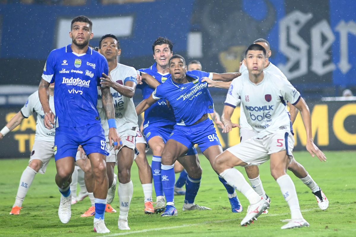 Persib, Madura United, Bojan Hodak, Igor Tolic, Persib vs Madura United, Susunan Pemain Persib Vs Madura United, Kembali Maung Tanpa Thom Haye, Kurzawa di Bench