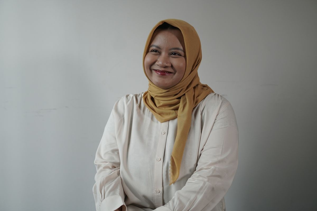 tutorial hijab segi empat, Idul Adha, Idul Adha 2025, Tutorial hijab segi empat, idul adha, idul adha 2025, tutorial hijab idul adha, tutorial hijab simpel, tutorial pakai hijab simple, tutorial hijab untuk wajah bulat dan tembem, tutorial hijab muka bulat, tutorial hijab wajah bulat, Cukup 1 Peniti, Ini Tutorial Hijab Segi Empat untuk Idul Adha 2025