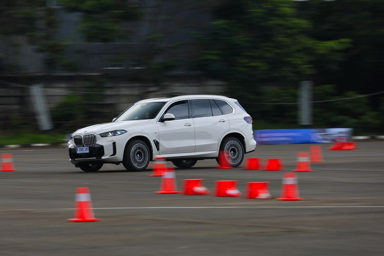 Safety Driving Masterclass, Siap Mudik Lebaran? BMW Campaign 2026 Tawarkan Diskon & VHC Gratis