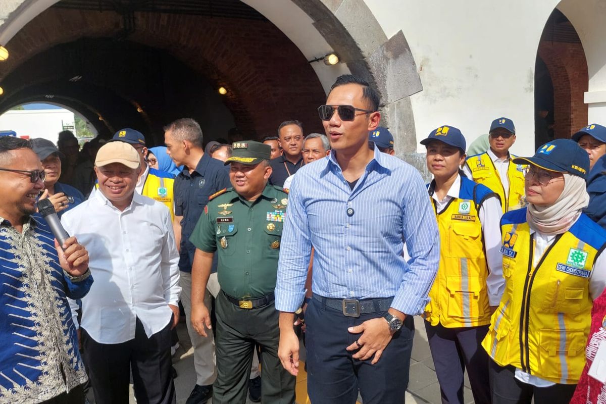 Benteng Pendem Ambarawa, AHY ke Benteng Pendem Ambarawa, AHY Optimistis Benteng Pendem Ambarawa Jadi Wisata Favorit Anak Muda, Arsitektur kolonial yang pikat anak muda, Revitalisasi yang harus bawa dampak ekonomi, AHY diajak foto ibu-ibu, Menuju ikon wisata sejarah dan budaya Ambarawa