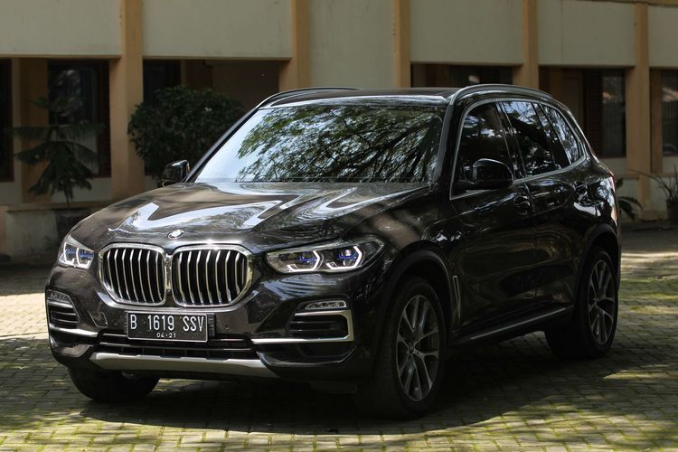 menteri koperasi, koleksi mobil mewah, Ferry Joko Juliantono, Kekayaan Pribadi, Simak Deretan Mobil Menteri Koperasi Ferry Juliantono, BMW X5 XDrive 351 AT, Mercedes-Benz S 400 L AT, Toyota Alphard 2.5 G AT, Honda HR-V