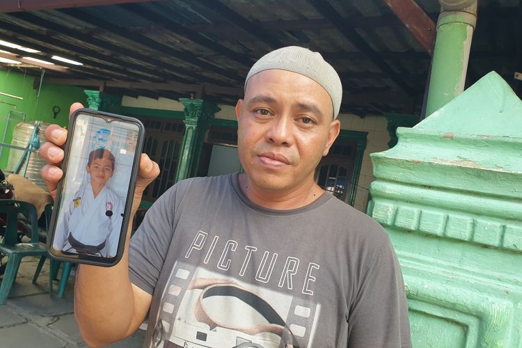 atlet karate berprestasi, kecelakaan bus als, kecelakaan bus als di sumbar, atlet karate sumut kecelakaan, korban tewas kecelakaan bus als, Duka Keluarga Menyertai Kecelakaan Bus ALS, 2 Atlet Muda Karate Berprestasi Jadi Korban Tewas