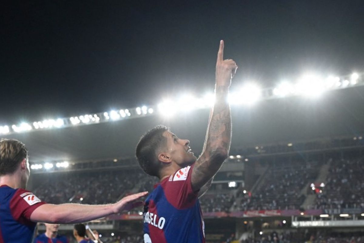Joao Cancelo, Barcelona, Direktur Olahraga Barcelona, Deco, Liga Spanyol, Joao Cancelo Selangkah Lagi Berseragam Barcelona, Deco Punya Andil Besar