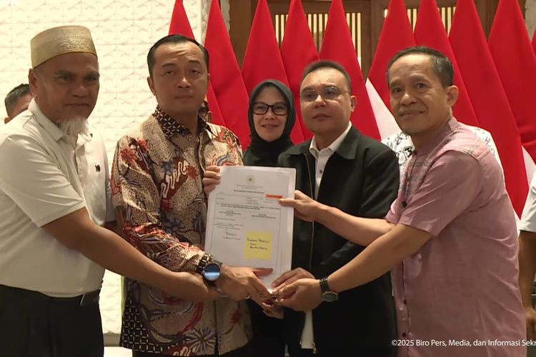 Faisal Tanjung, Guru Luwu Utara, rehabilitasi Abdul Muis, Rasnal dan Abdul Muis, guru luwu utara dipecat karena bantu honorer, LSM Pelapor, Rasnal dan Abdul Muis Direhabilitasi, Begini Pengakuan Faisal Tanjung yang Laporkan 2 Guru Luwu Utara