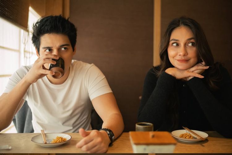 Luna Maya, Maxime Bouttier, resepsi pernikahan, outfit luna maya, luna maya dan maxime menikah, resepsi pernikahan luna maya, resepsi luna maya, resepsi pernikahan luna maya dan maxime, resepsi pernikahan luna maya di jakarta, outfit maxime bouttier, 8 Potret Luna Maya dan Maxime Bouttier Jelang Resepsi Pernikahan di Jakarta, 1. Momen makan bareng, 2. Coffee date, 3. Street style, 4. Gaya romantis, 5. Maxime kenakan Dior, 6. Aksesori Hermes, 8. Gaya rambut