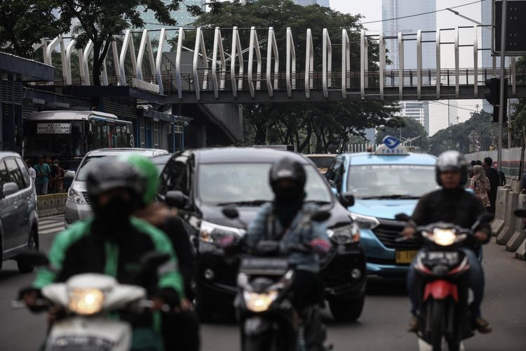 Natal dan Tahun Baru, nataru, arus balik, arus mudik, Natal dan tahun baru, libur natal dan tahun baru, Nataru, Prediksi Puncak Arus Mudik Nataru 2025/26 pada 20 dan 24 Desember 2025