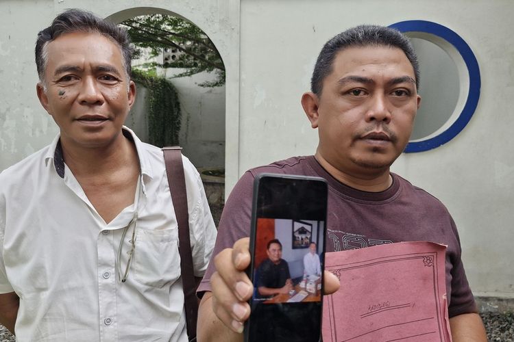 Polres Pekalongan, Polda Jateng, Akademi Kepolisian, polda jateng, kasus penipuan calo akpol, calo akpol, polres pekalongan, Nasib 2 Polisi Calo Akpol di Pekalongan yang Jual Nama Adik Kapolri, Kini Dipecat Polda Jateng, Terbukti Bersalah, Dua Polisi Dipecat Tidak Hormat, Korban Tertipu Rp2,6 Miliar, Dua Polisi dan Dua Sipil Jadi Tersangka, Gunakan Identitas Palsu dengan Modus Ngaku Adik Kapolri, Uang Hasil Kejahatan Sudah Habis Digunakan, Wakapolda Jateng Tegaskan Rekrutmen Akpol Gratis