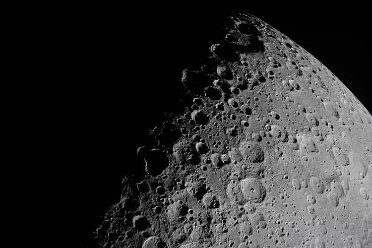 bulan, Artemis II, Bumi, NASA, BERITA FOTO: Penampakan Langka Bumi dan Bulan yang Dipotret Kru Artemis II NASA, Earthset, kala Bumi terbenam, Gerhana Matahari total dari dekat Bulan, Permukaan Bulan yang jelas, Earthrise, saat Bumi berbentuk sabit