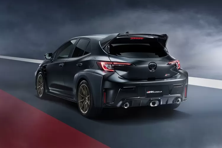 Toyota, Toyota GRMN Corolla Meluncur, Varian Paling Buas, Aerodinamika dari Mobil Balap, Suspensi dan Sistem AWD Disempurnakan, Torsi Naik, Interior Fokus untuk Pengemudi