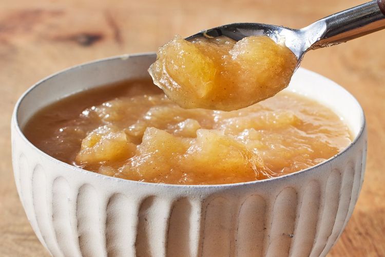 baking, mentega, lemak jenuh, masakan, resep, 5 Bahan Pengganti Mentega Paling Sehat untuk Memasak dan Baking, 1. Minyak Zaitun (Olive Oil), 2. Buah Alpukat Halus (Mashed Avocado), 3. Minyak Kelapa (Coconut Oil), 4. Saus Apel Tanpa Gula (Unsweetened Applesauce), 5. Greek Yogurt